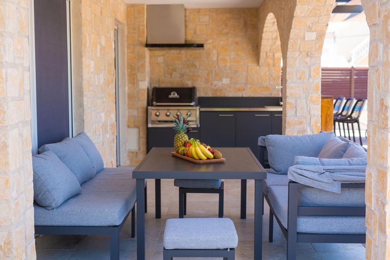 Holiday House Sea & Sun Residence Rasopasno Dış mekan fotoğraf